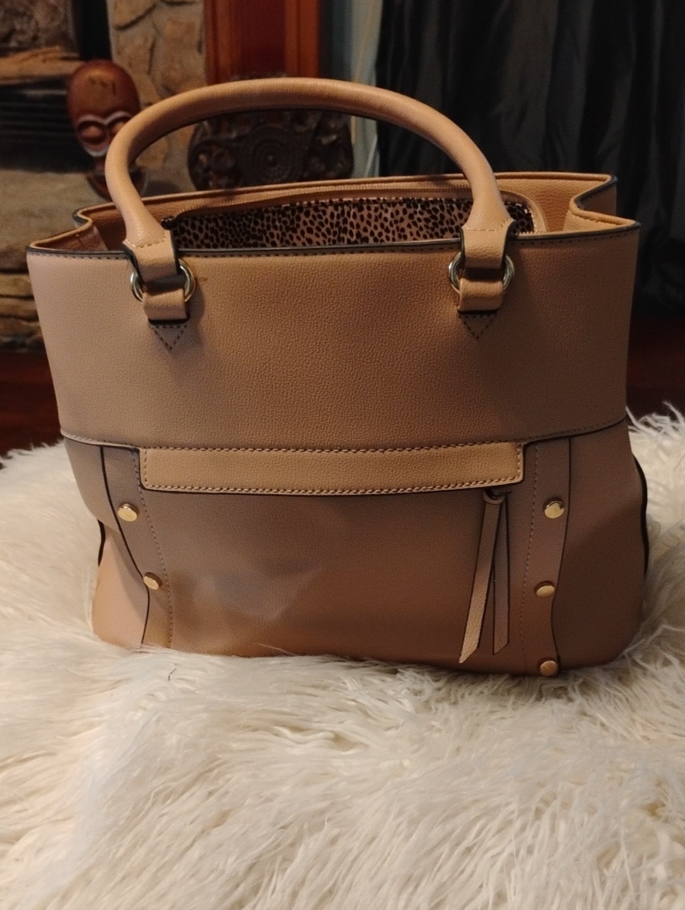 Classic Tan Tote Handbag - Elegant Everyday Carry